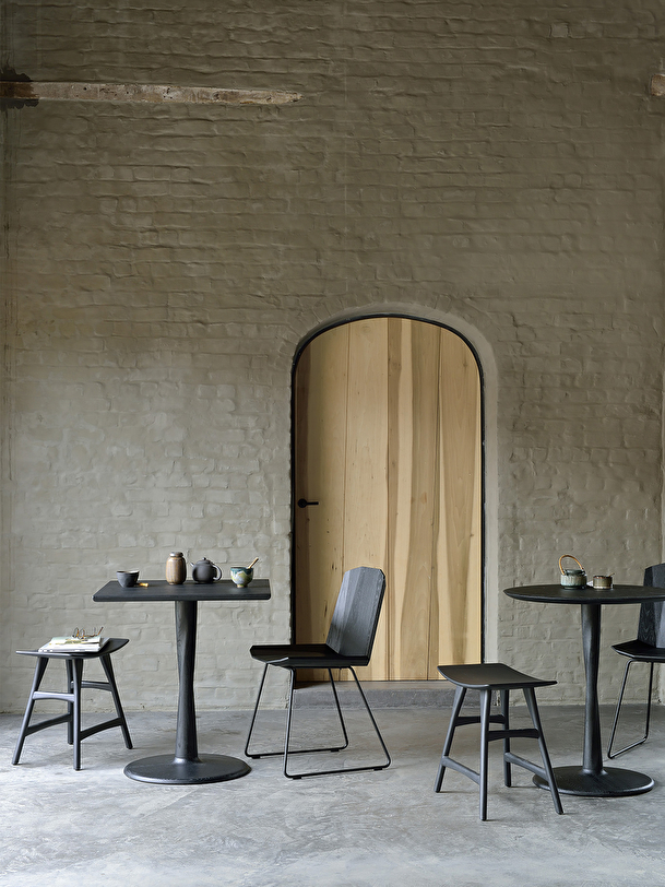 OAK TORSION SQUARE BLACK TABLE - L70 CM - Black , Home design Bensimon