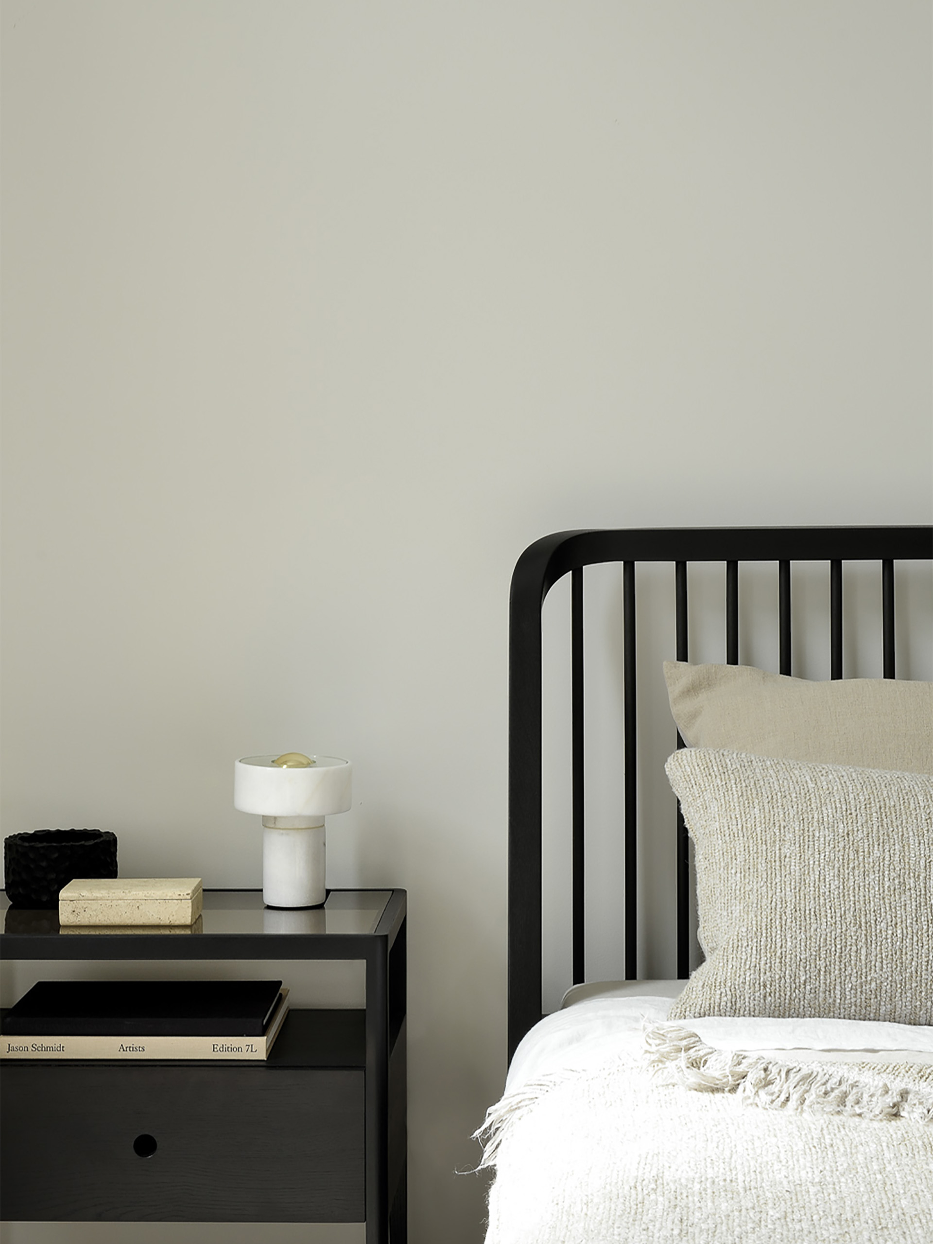 OAK SPINDLE BLACK BEDSIDE TABLE - 1 DRAWER -  Black , Home design Bensimon