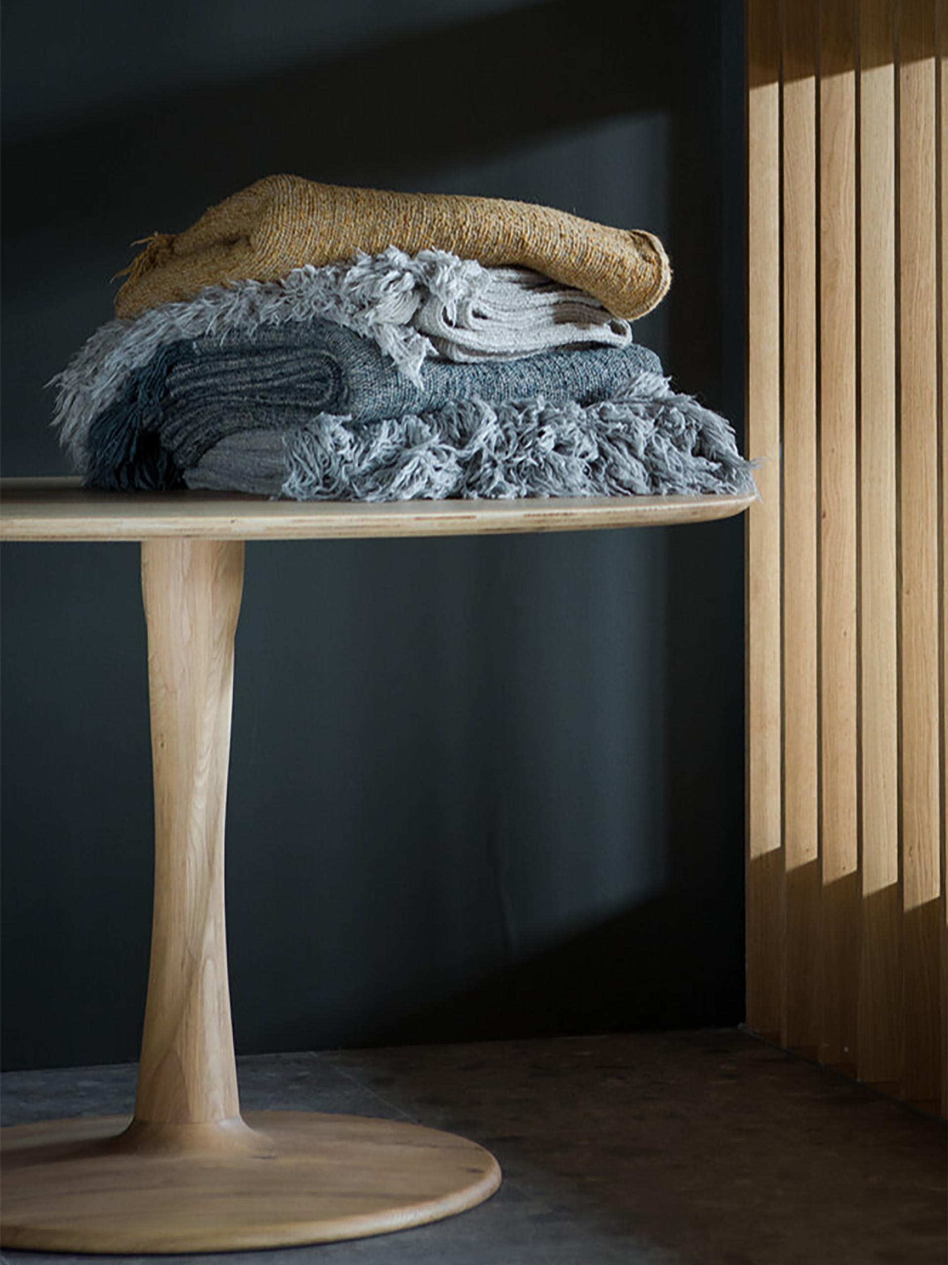 TABLE TORSION EN CHENE D127 -  Light oak , Home design Bensimon