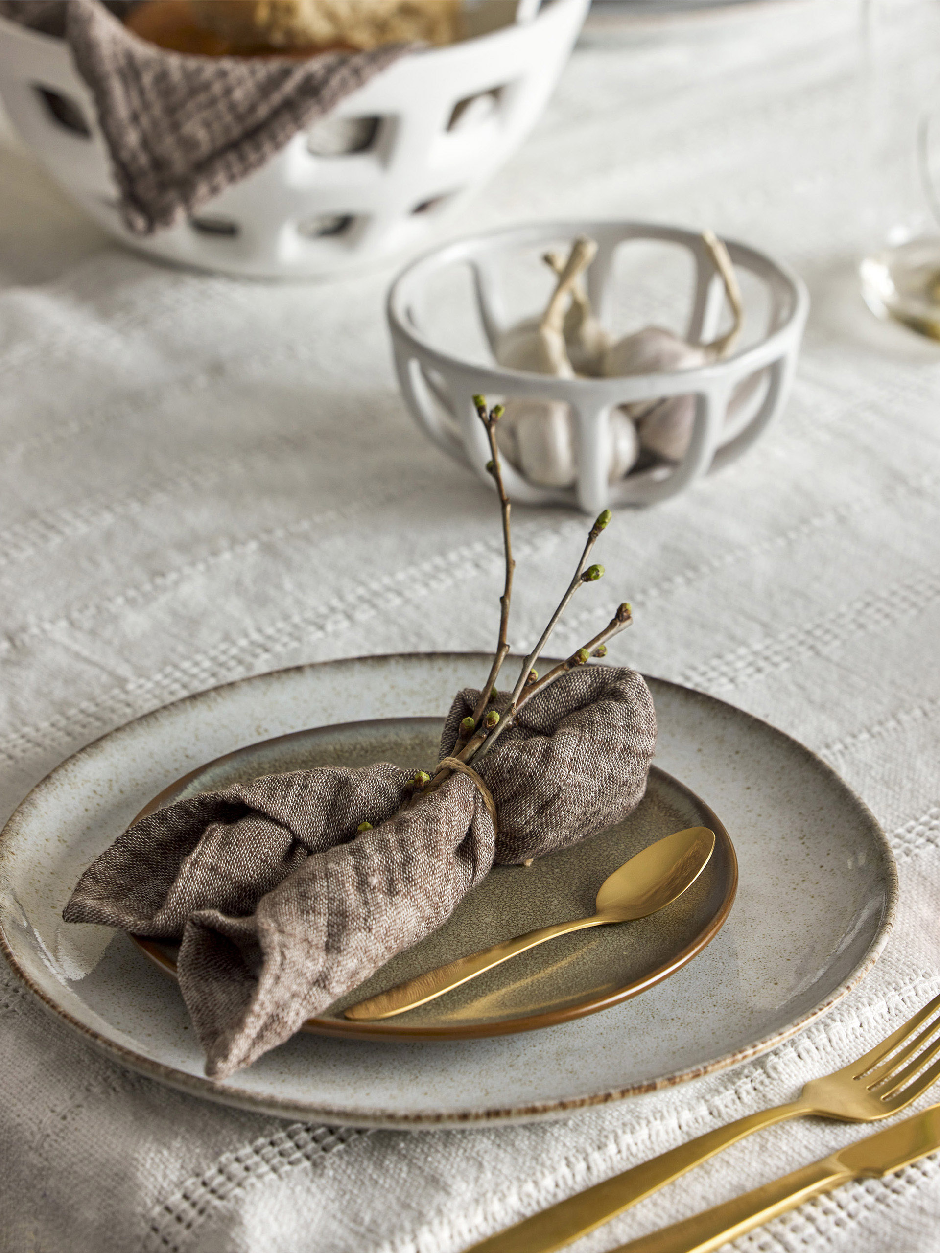 LARGE PLATE RAW NATURAL STONEWARE -  Natural , Home design Bensimon