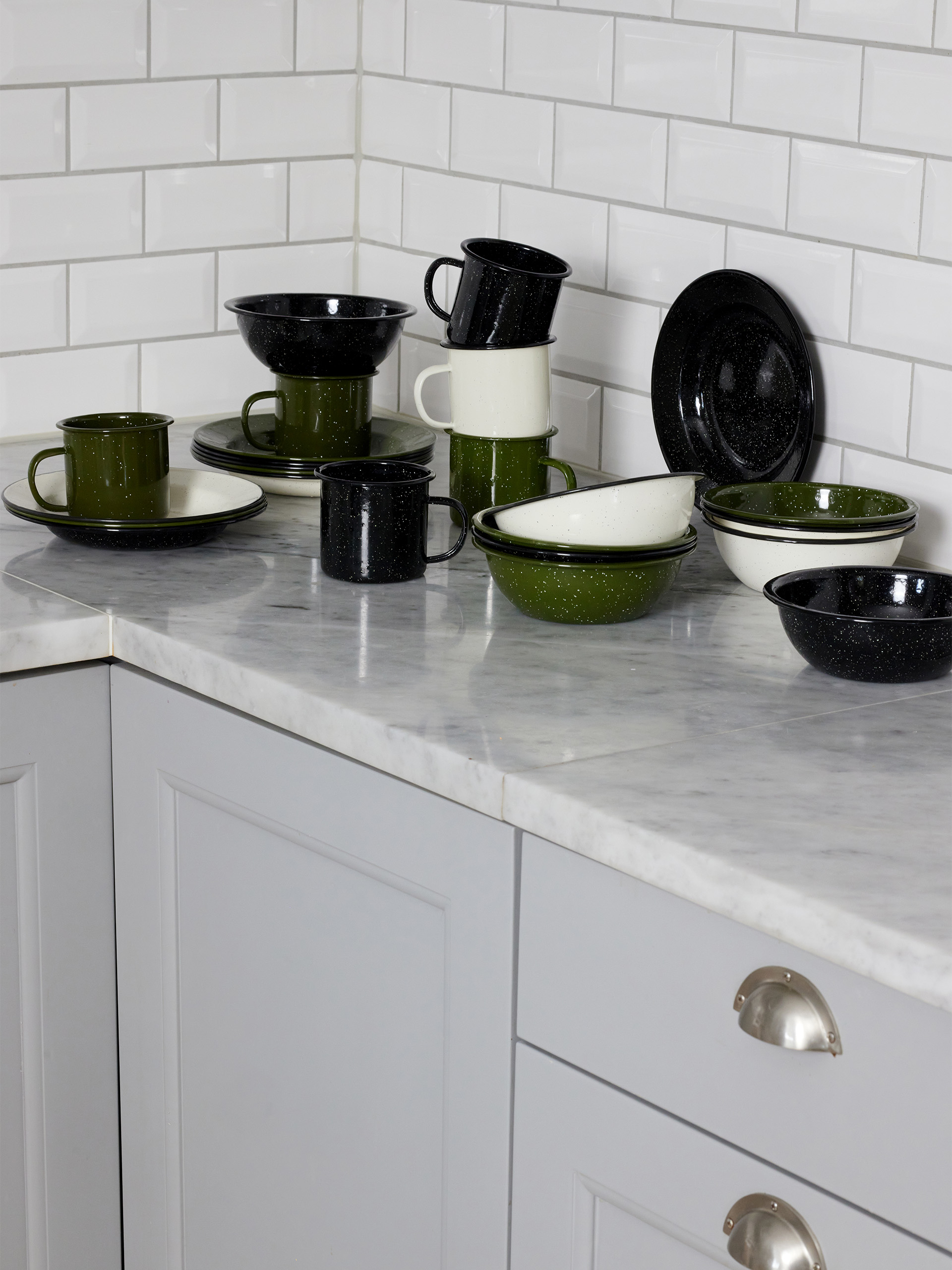 GREEN METAL MUG -  Green , Home design Bensimon