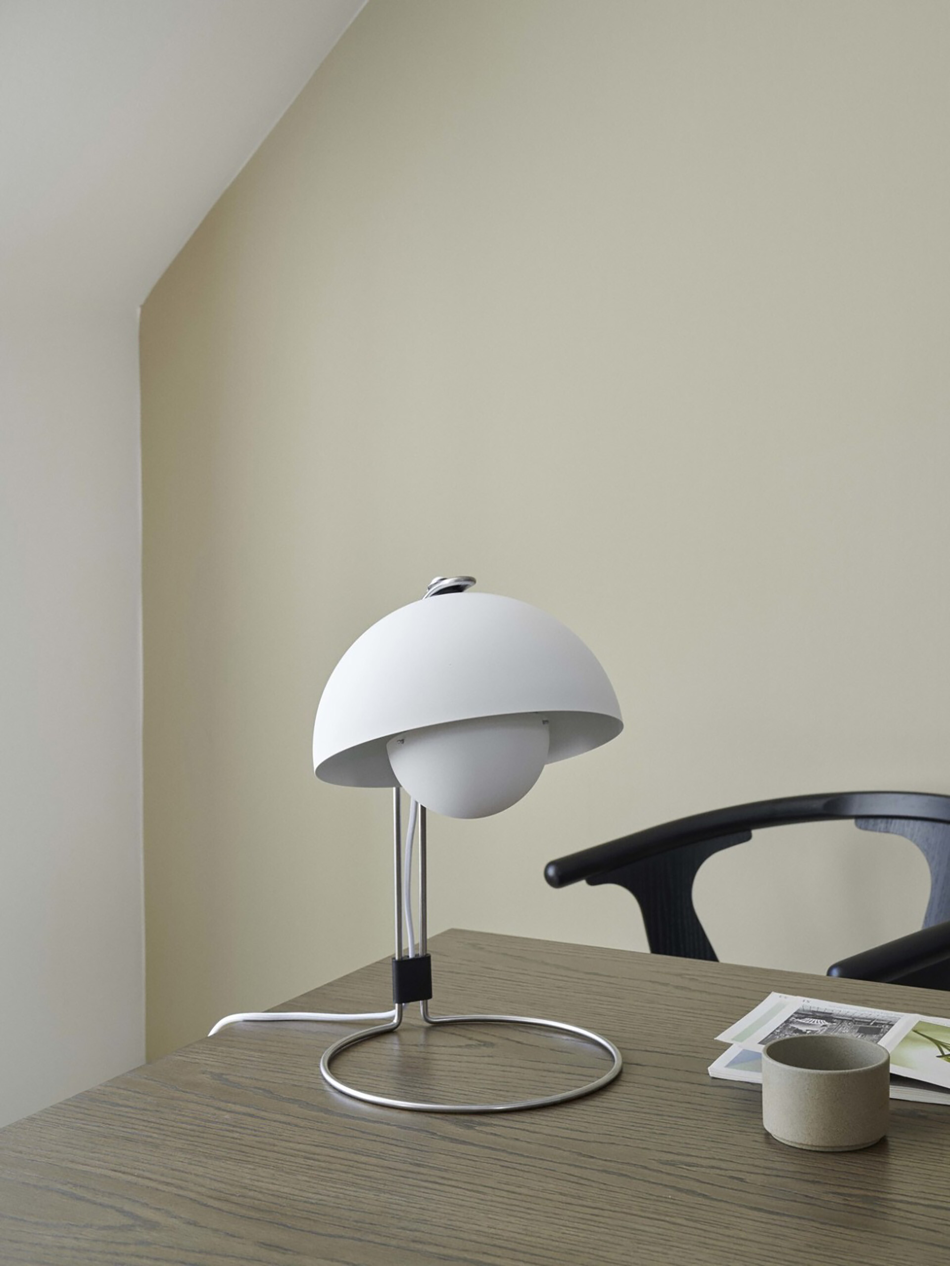 FLOWERPOT MATT WHITE TABLE LAMP VP4 -  White , Home design Bensimon