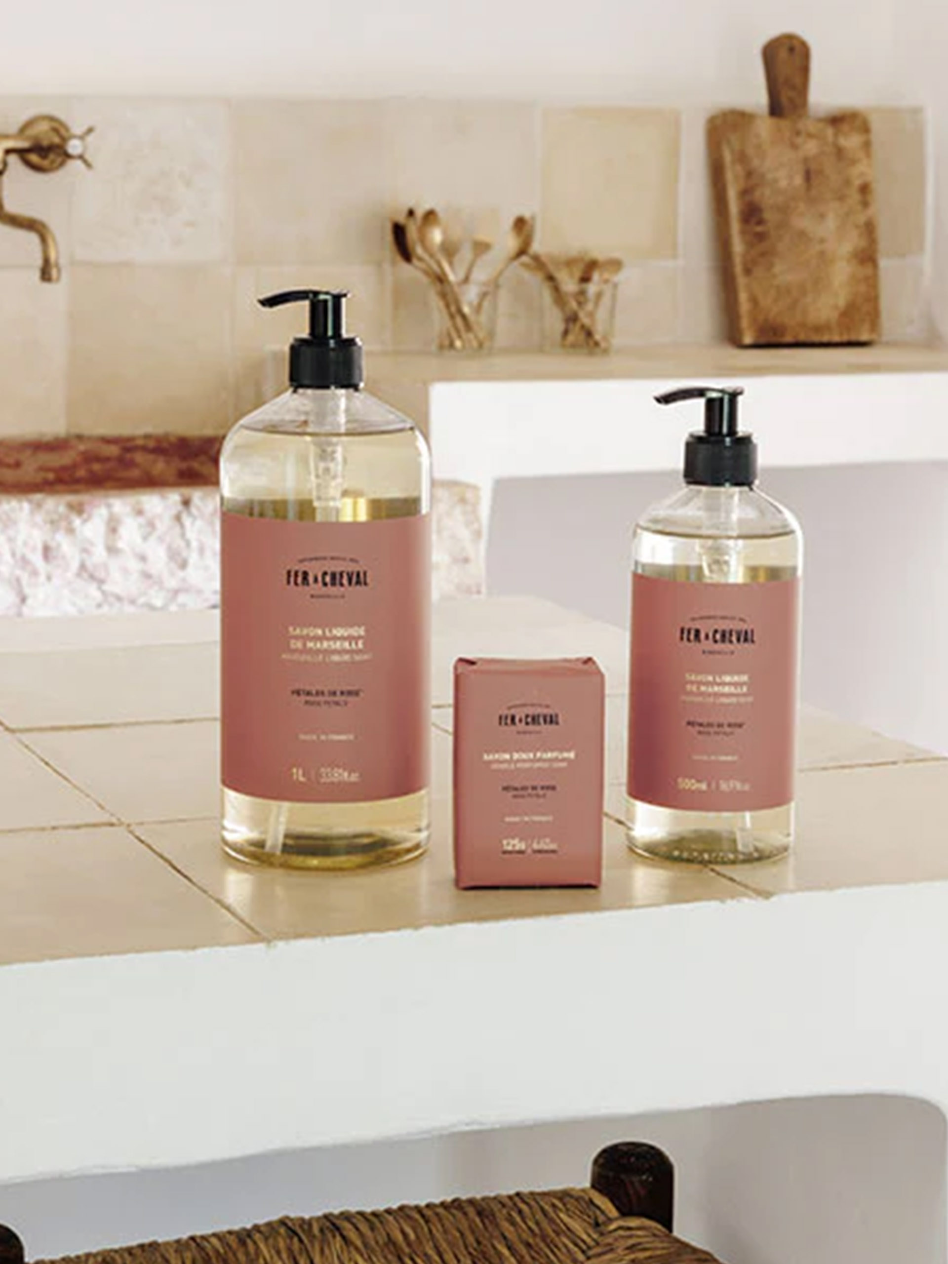 SAVON SOLIDE PÊTALE DE ROSE - FER A CHEVAL - Pink , Home design Bensimon