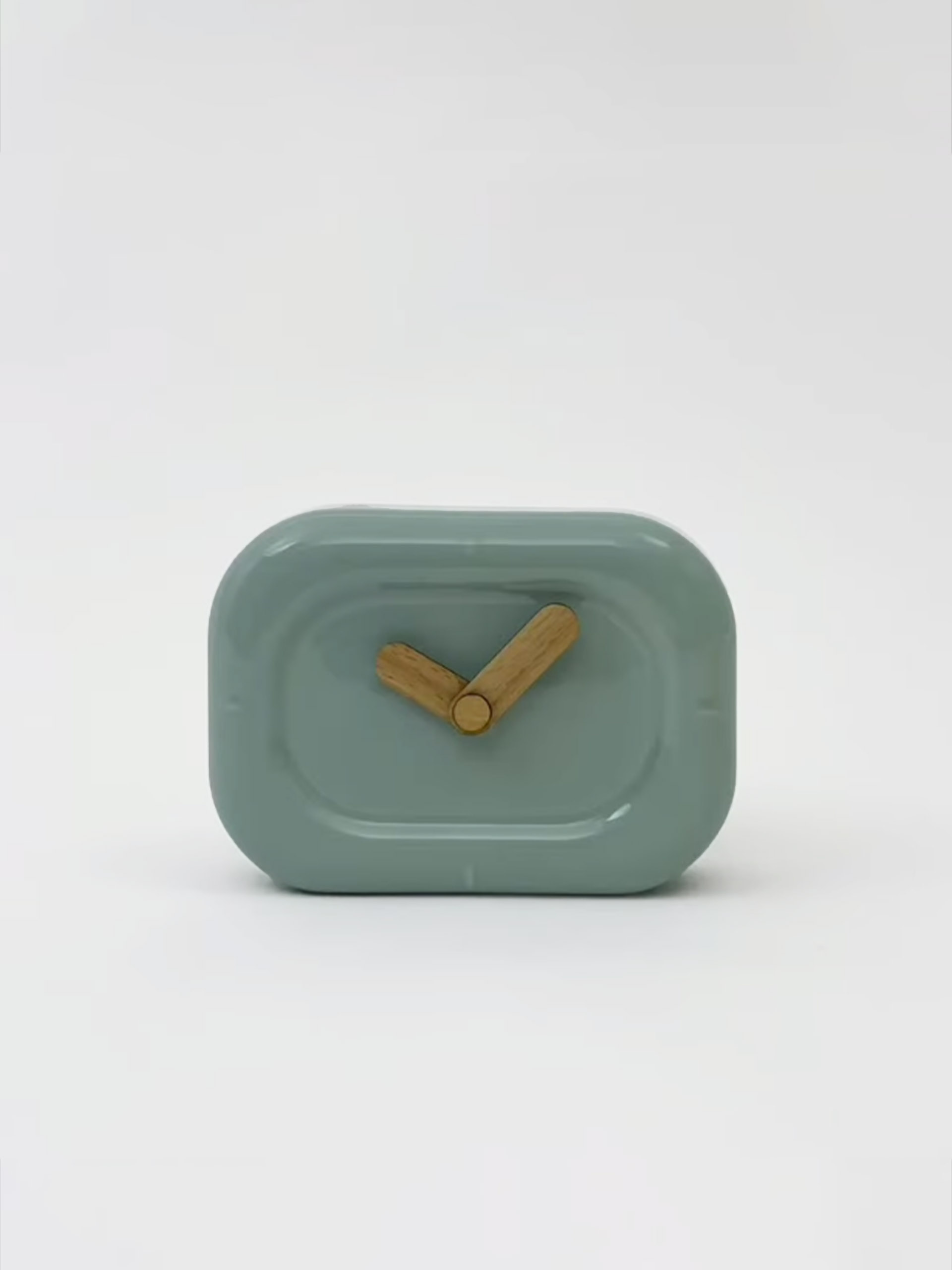 HORLOGE CERAMIQUE - BAZAR DELUXE -  Celadon , Home design Bensimon